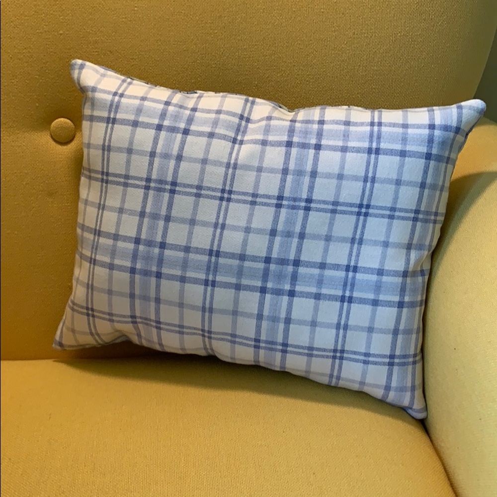 Decorative sitting pillow